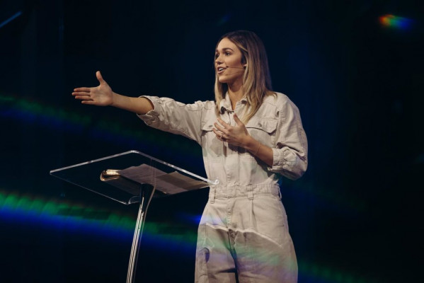 Women's Luncheon Speaker: Sadie Robertson Huff