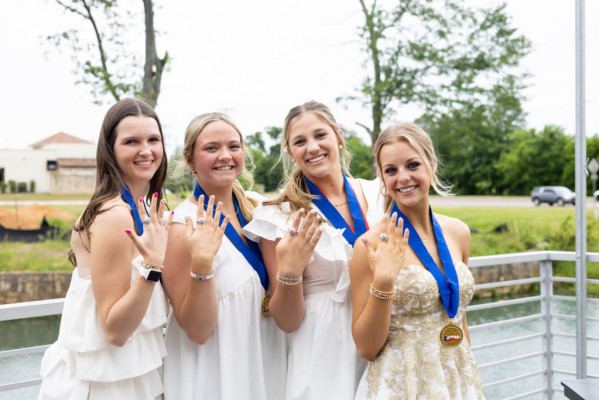 Women's Athletics Rackin' Up Hardware