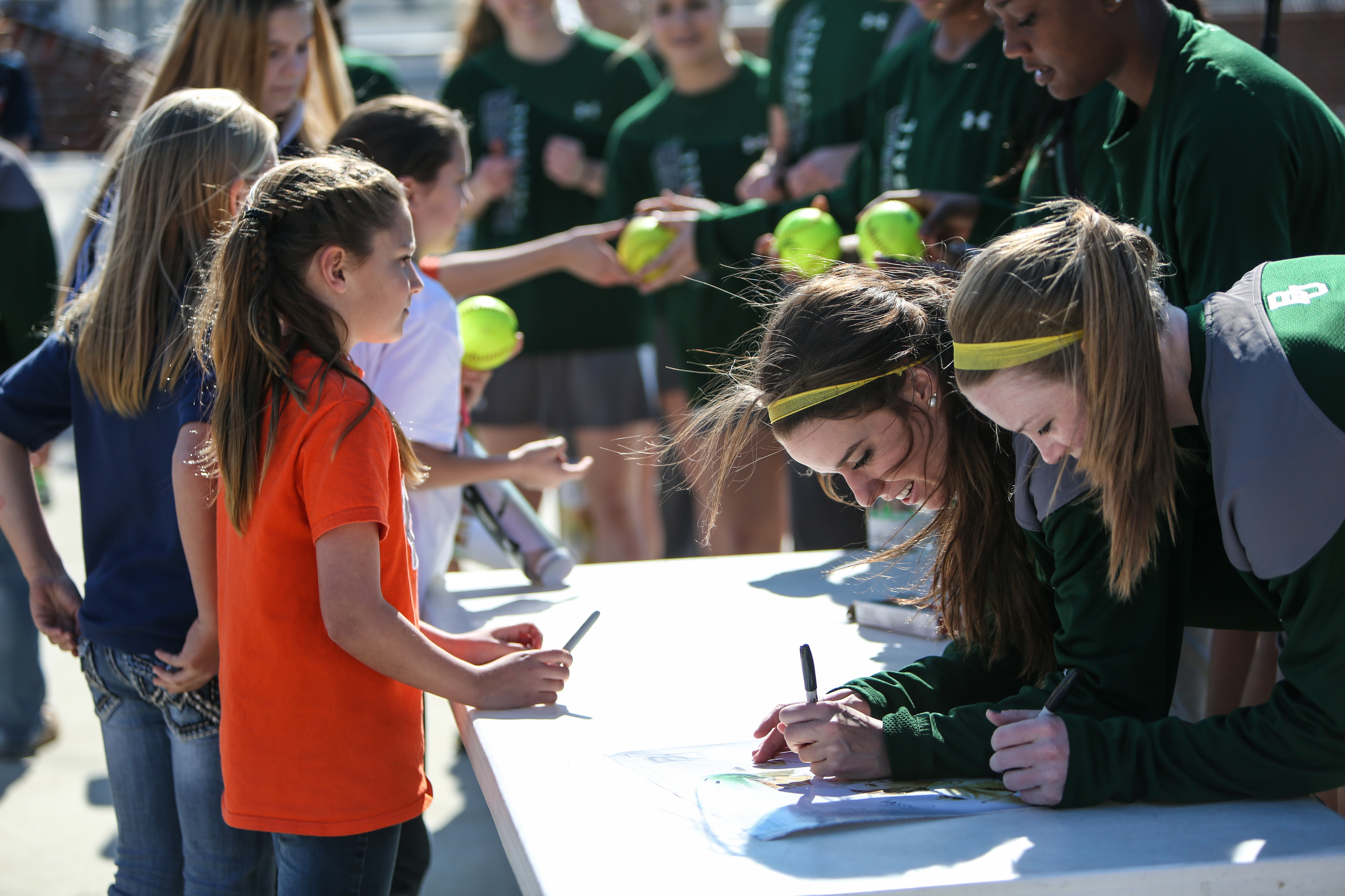 BaylorSoftballVisitsBH(TA)-5