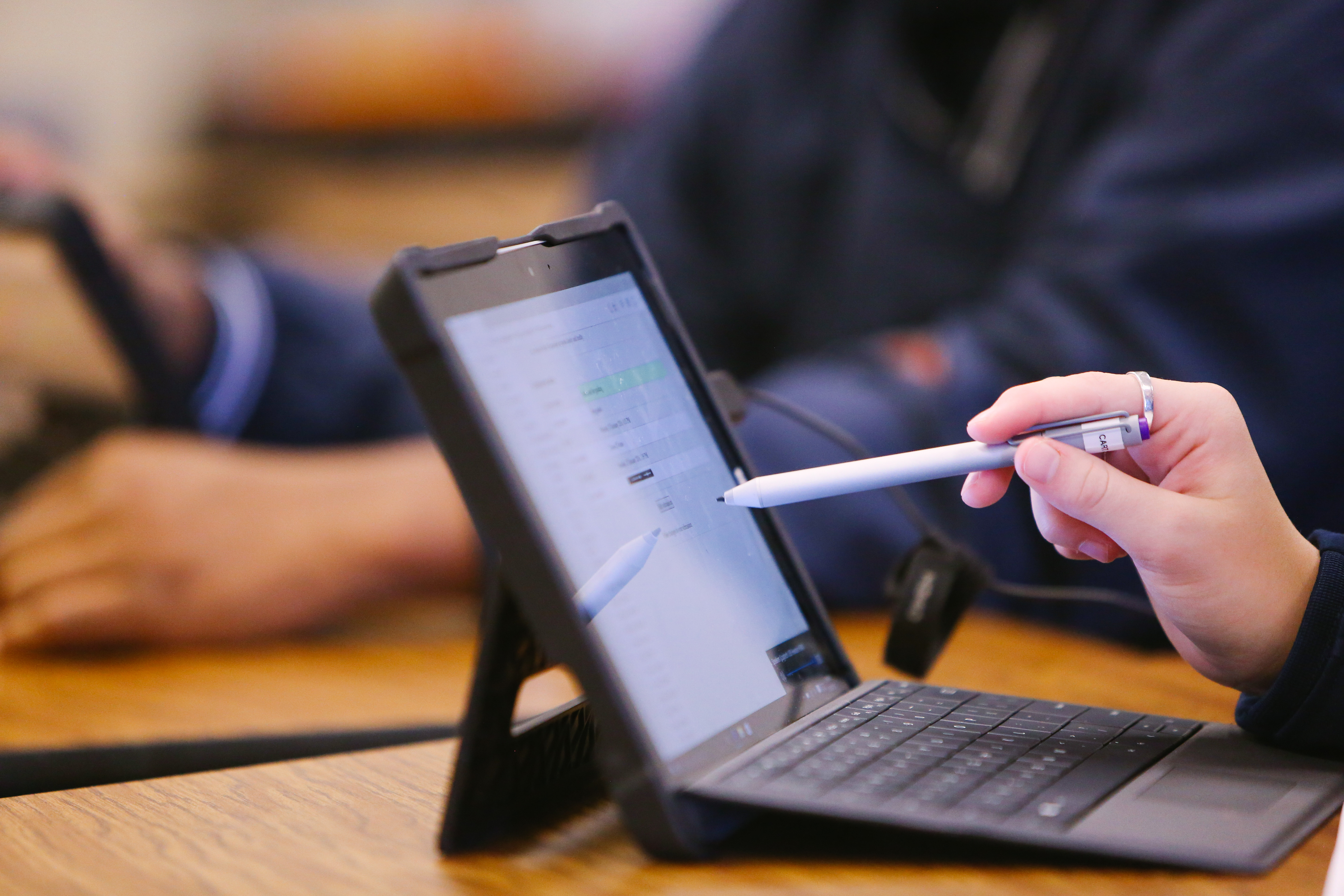 Spanish - SurfacePro(TA)-16